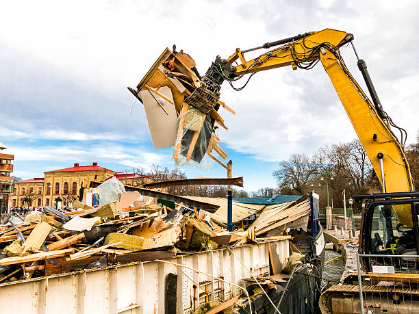 Best Professional Junk Removal  in Salina, KS